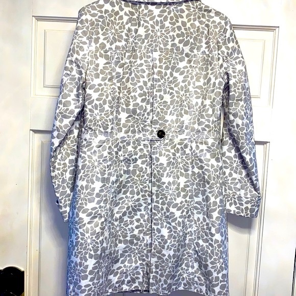 Ladies’ Eddie Bauer Gray & White Raincoat - Size XSmall - Picture 4 of 5